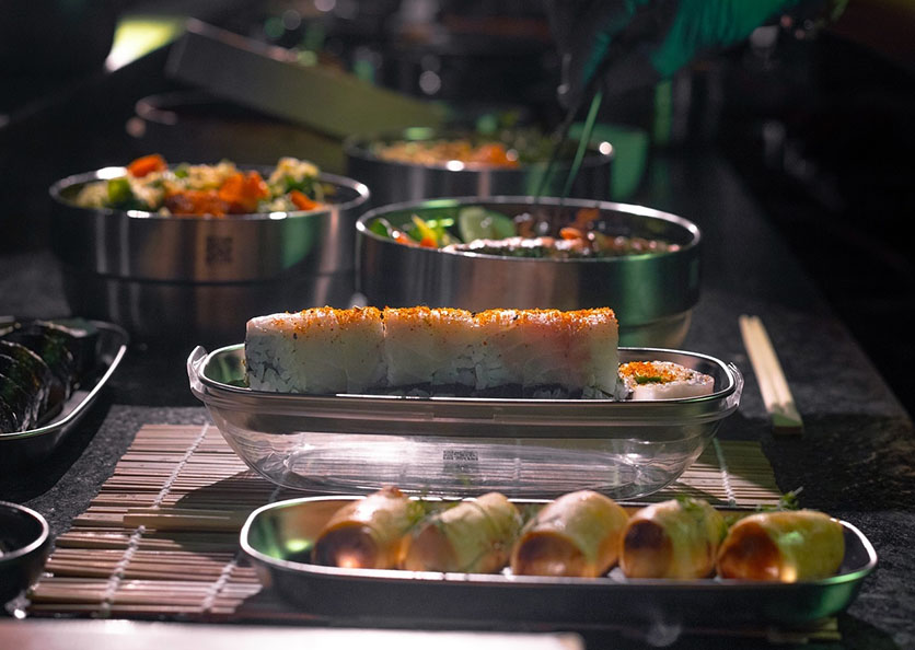 Comida Asiatica de Grupo Takami en envases reusables Xiclo